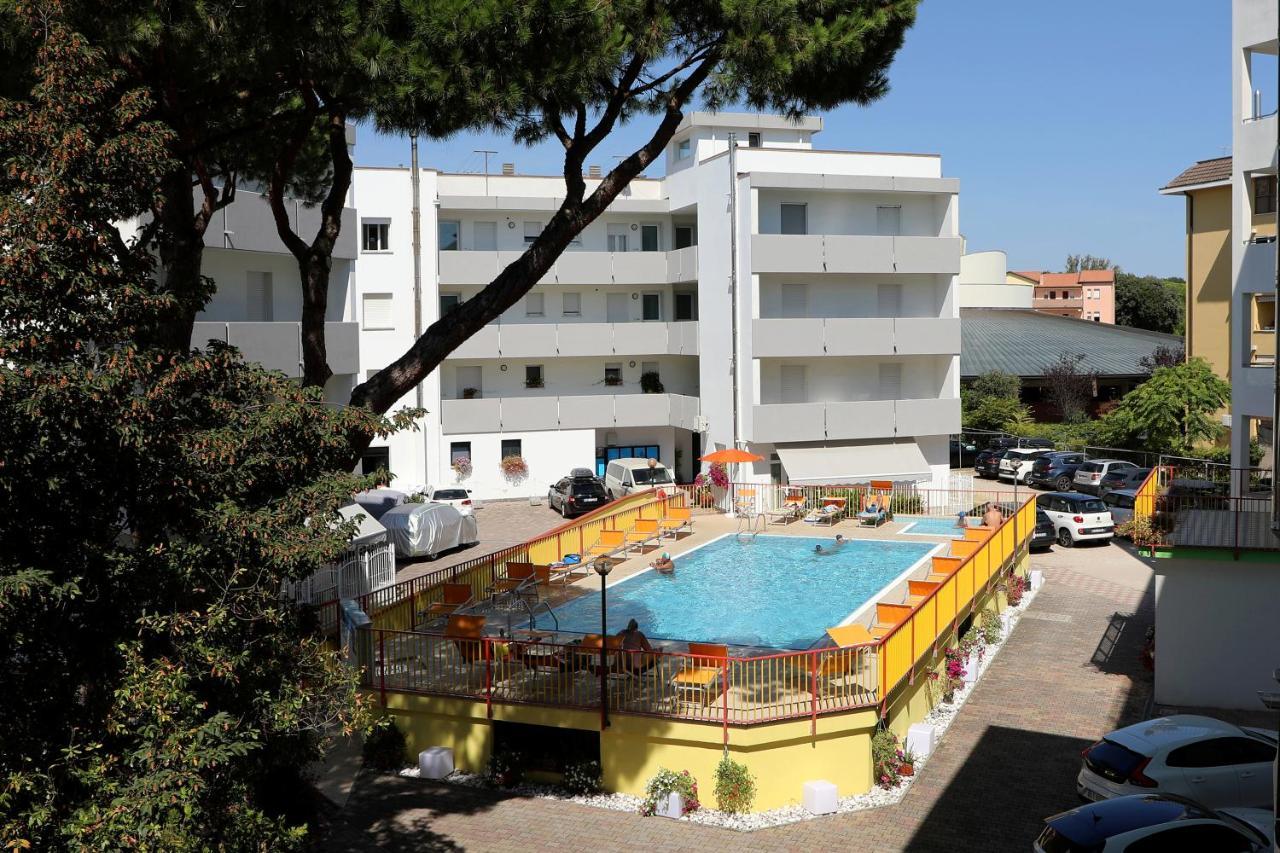 Residence La Pigna Rosolina Mare Esterno foto